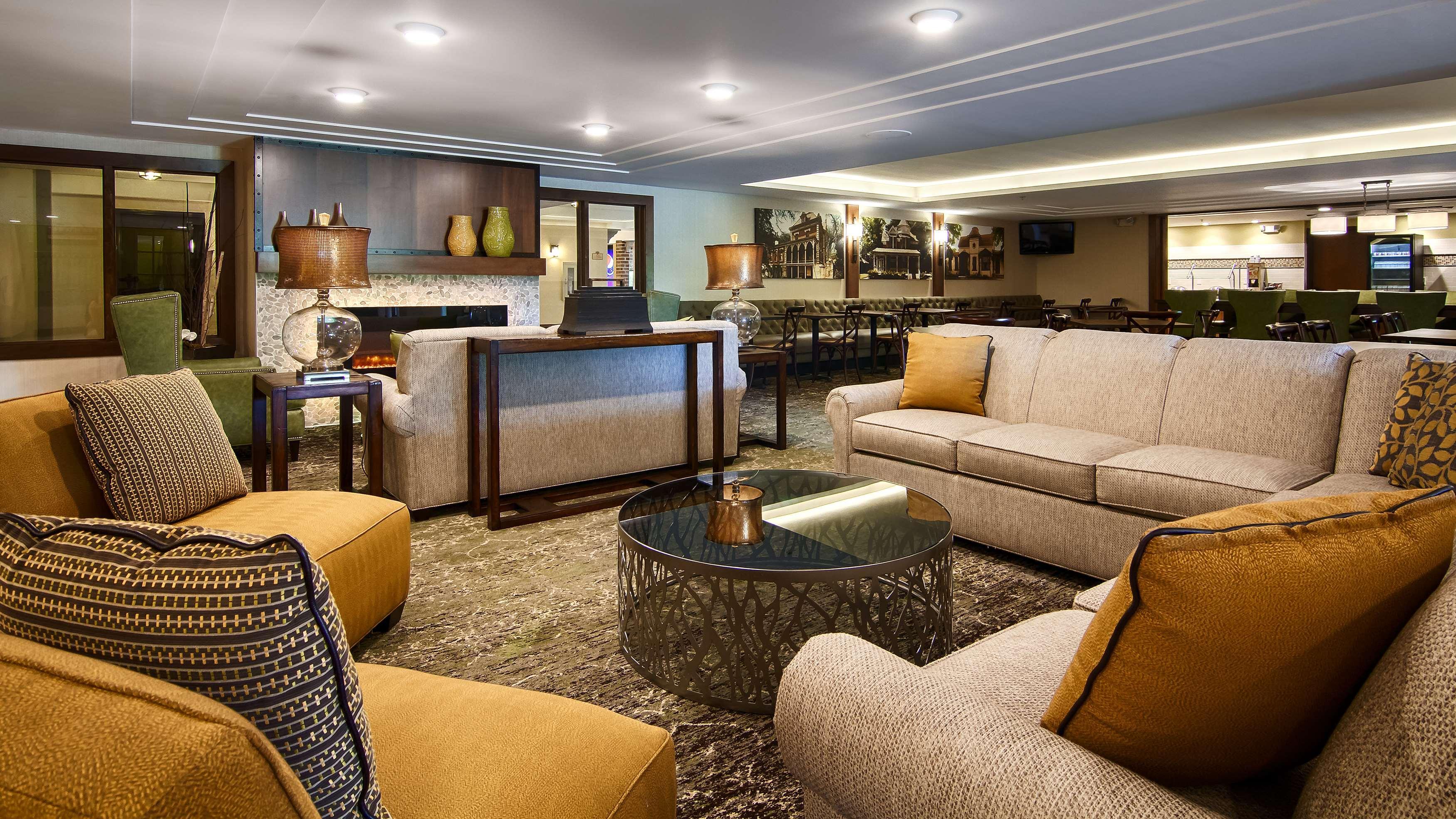 Best Western Plus New Ulm Exterior photo