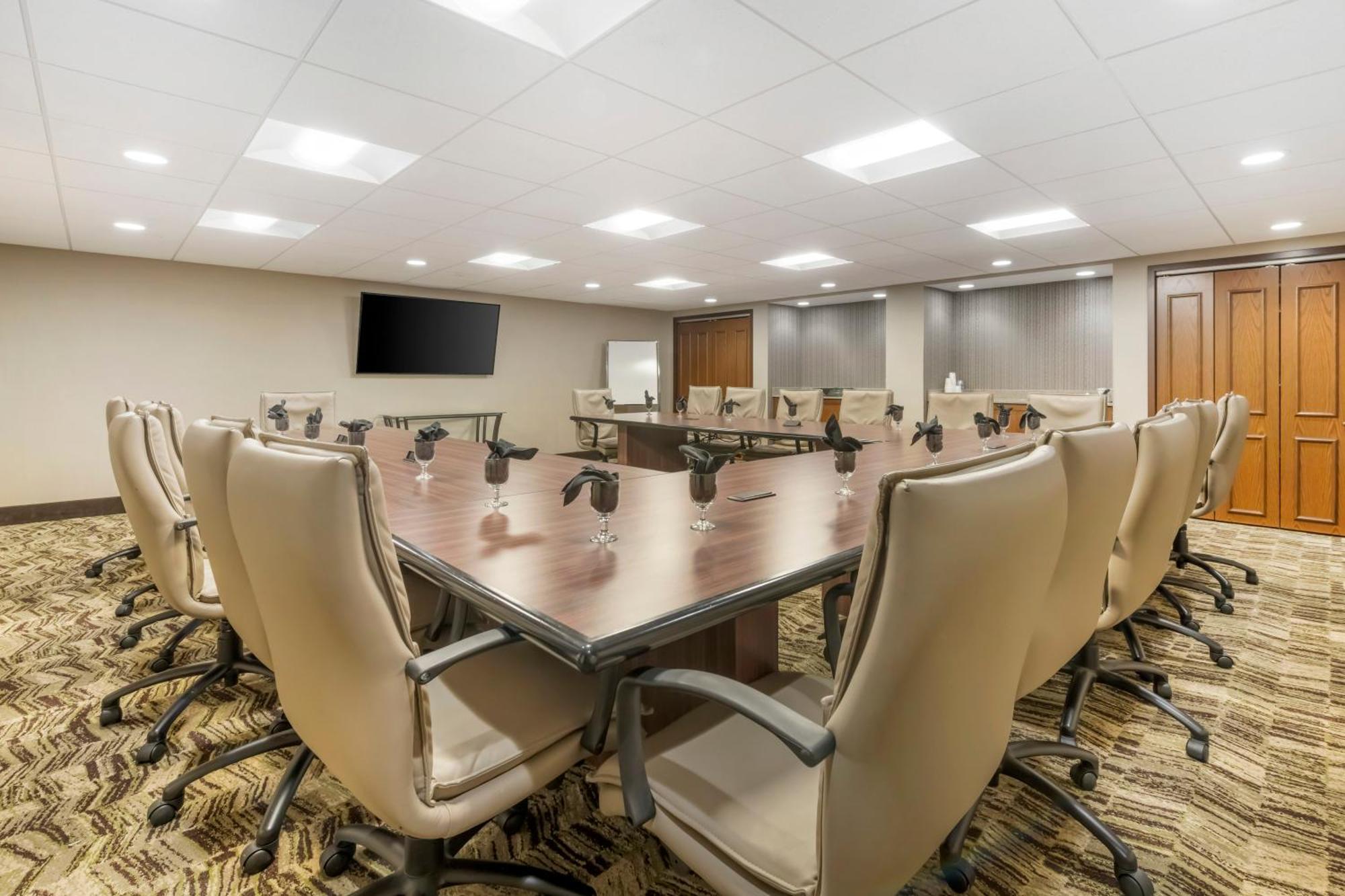 Best Western Plus New Ulm Exterior photo