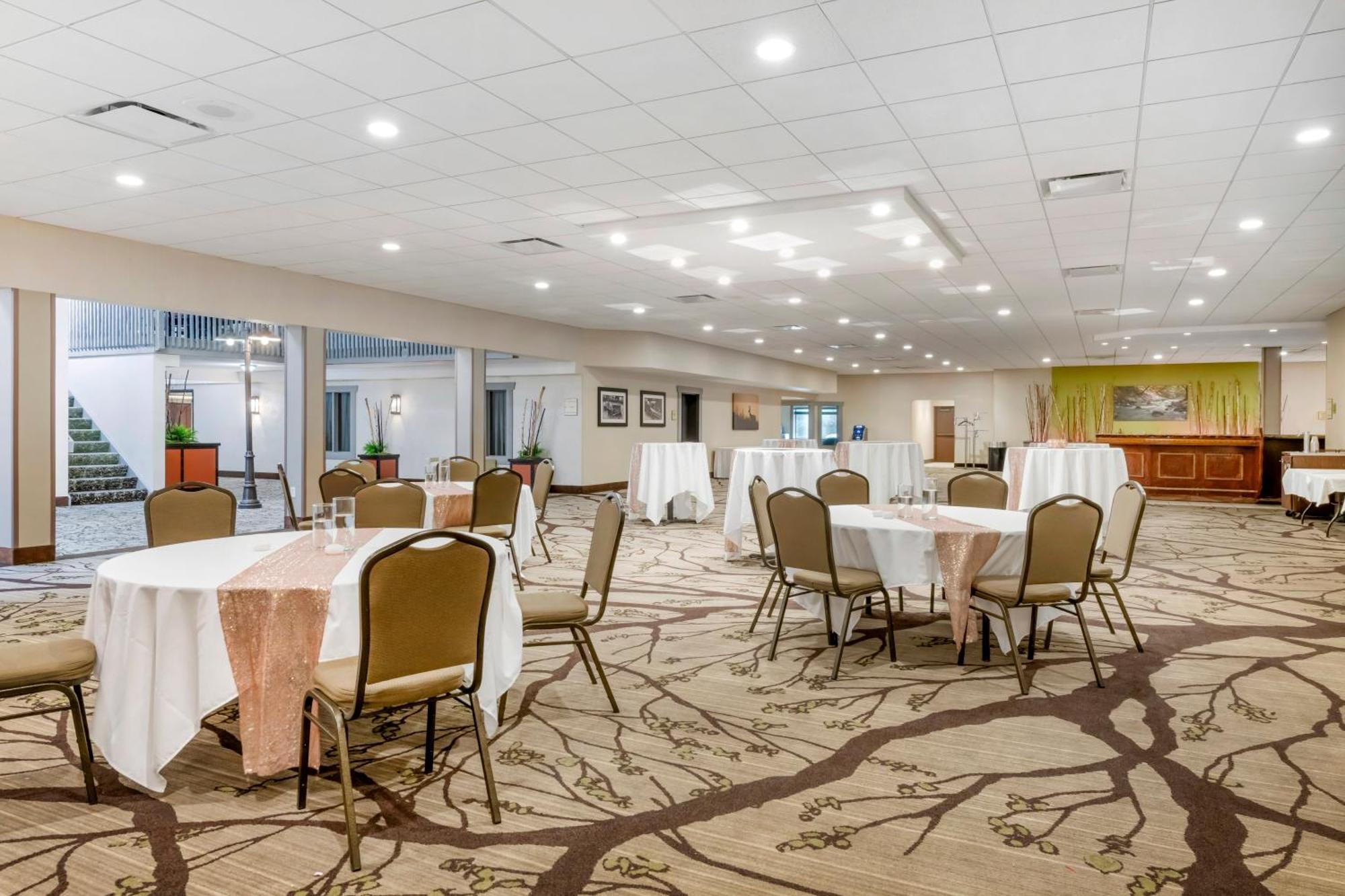 Best Western Plus New Ulm Exterior photo