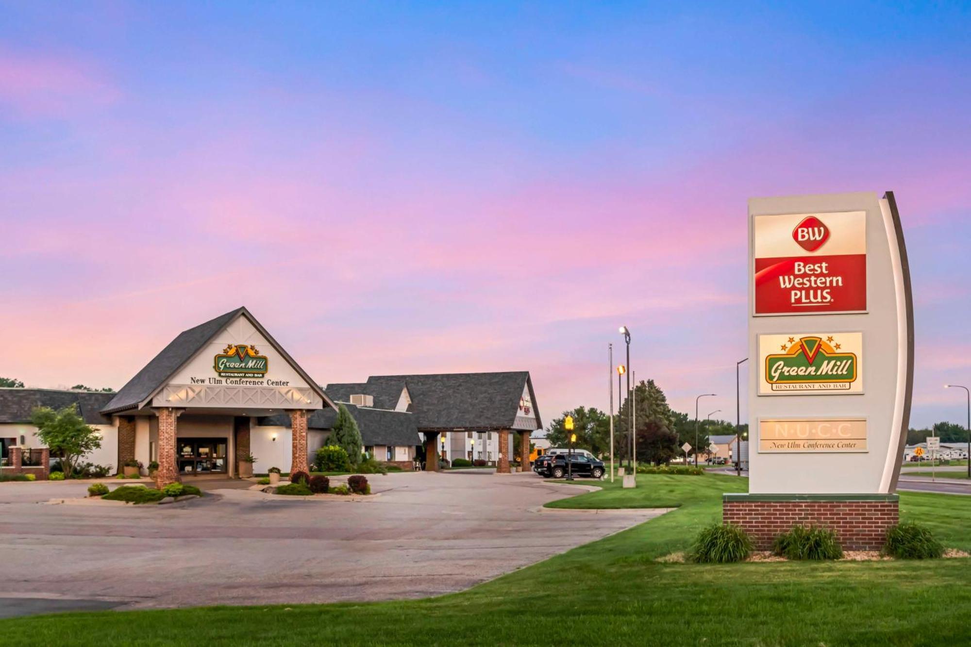 Best Western Plus New Ulm Exterior photo